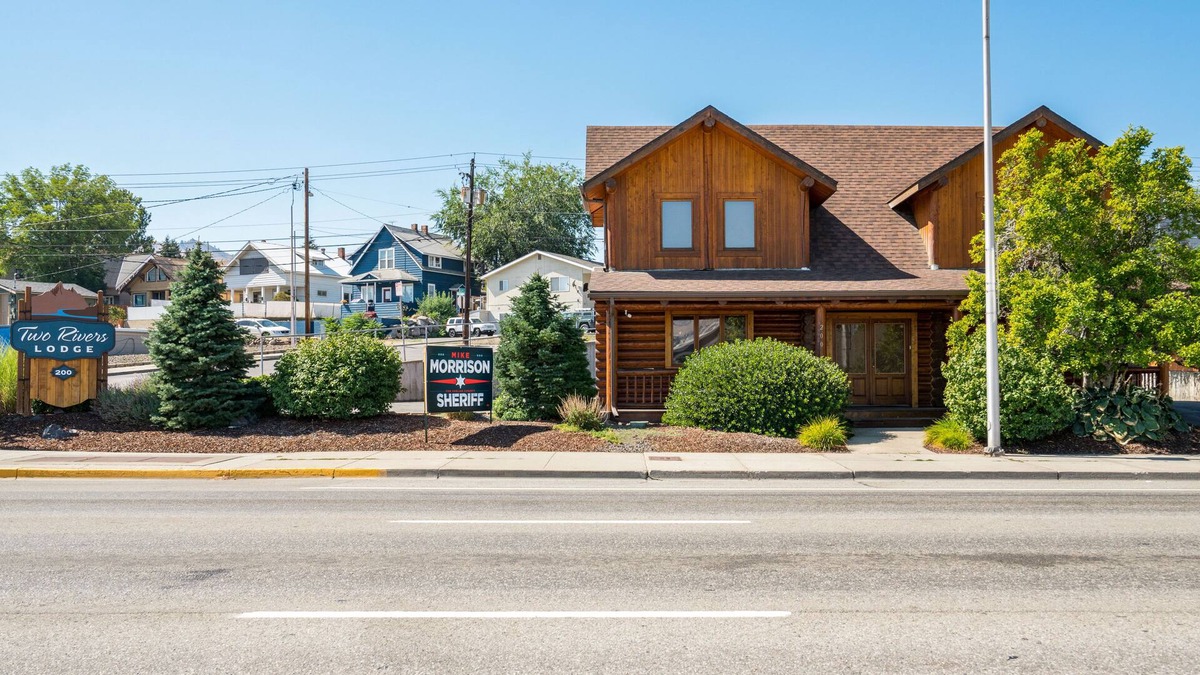 Wenatchee Cabin | Two Rivers Lodge