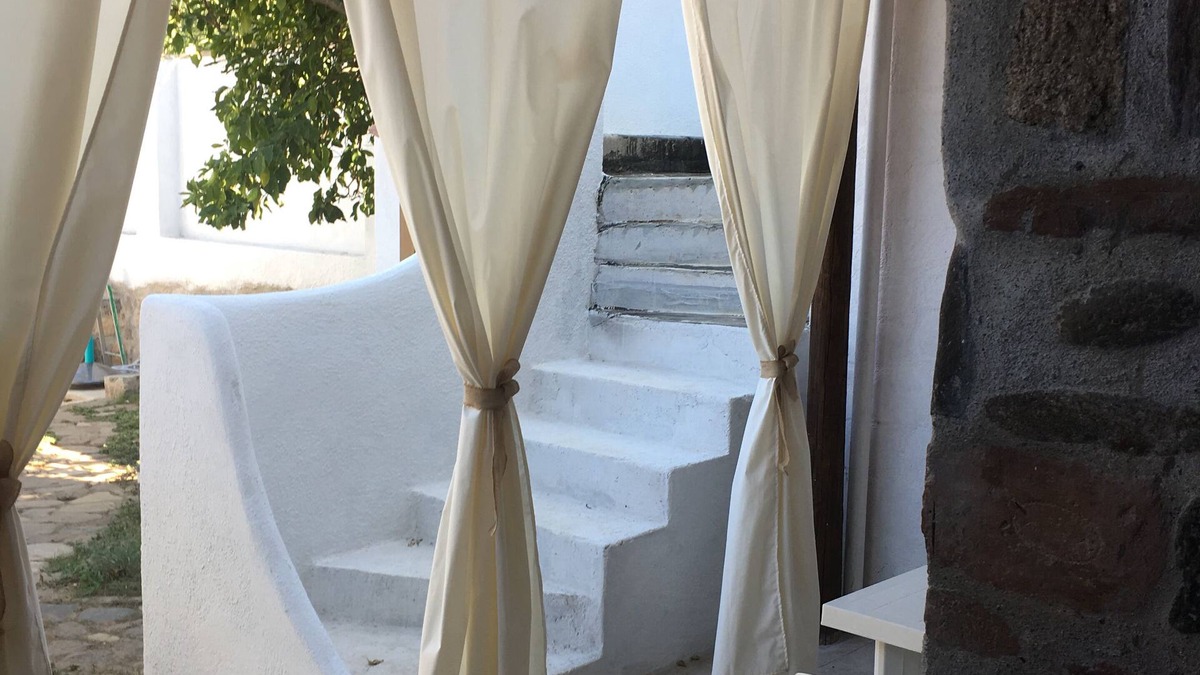 Onifai Apartment | Two-room apartment in typical Sardinian courtyard (Kelu portion) Iun Q0467