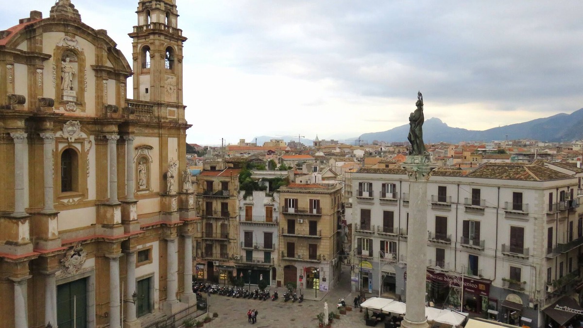 Castellammare Apartment | Two-room apartment old town Palermo, Via Meli 20