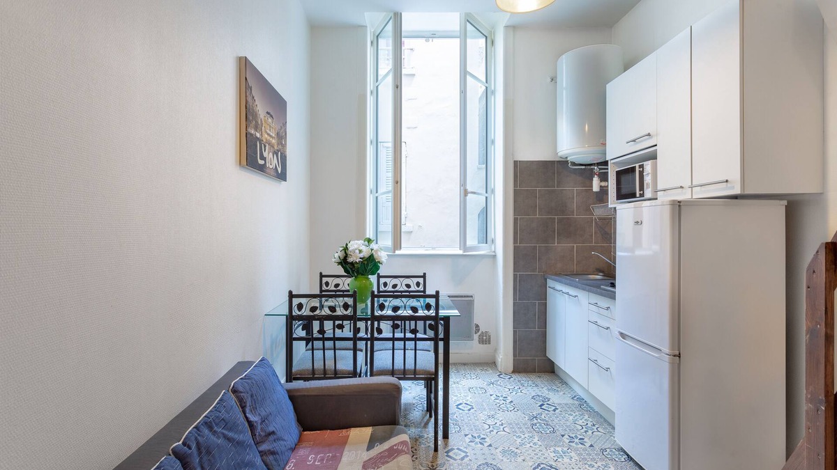 Part Dieu - Bir Hakeim Apartment | two-room studio near Part Dieu