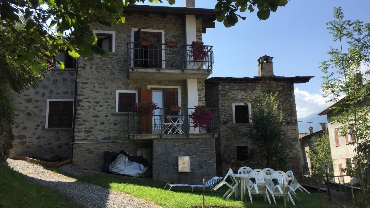 Valtellina Apartment | Two-room vacation immersed in the nature of Valtellina