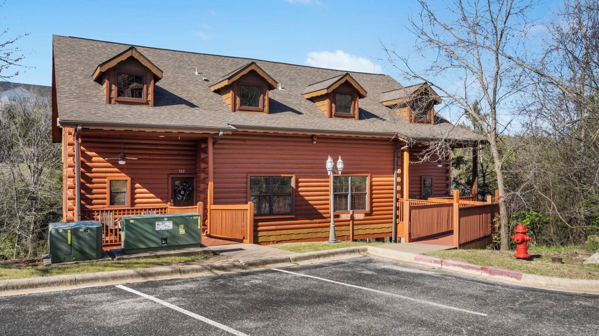 Branson Theater District Cabin | Two Side by Side Cabins in the Heart of Branson,Sleeps 14, Ticket DEALS and Golf Discounts