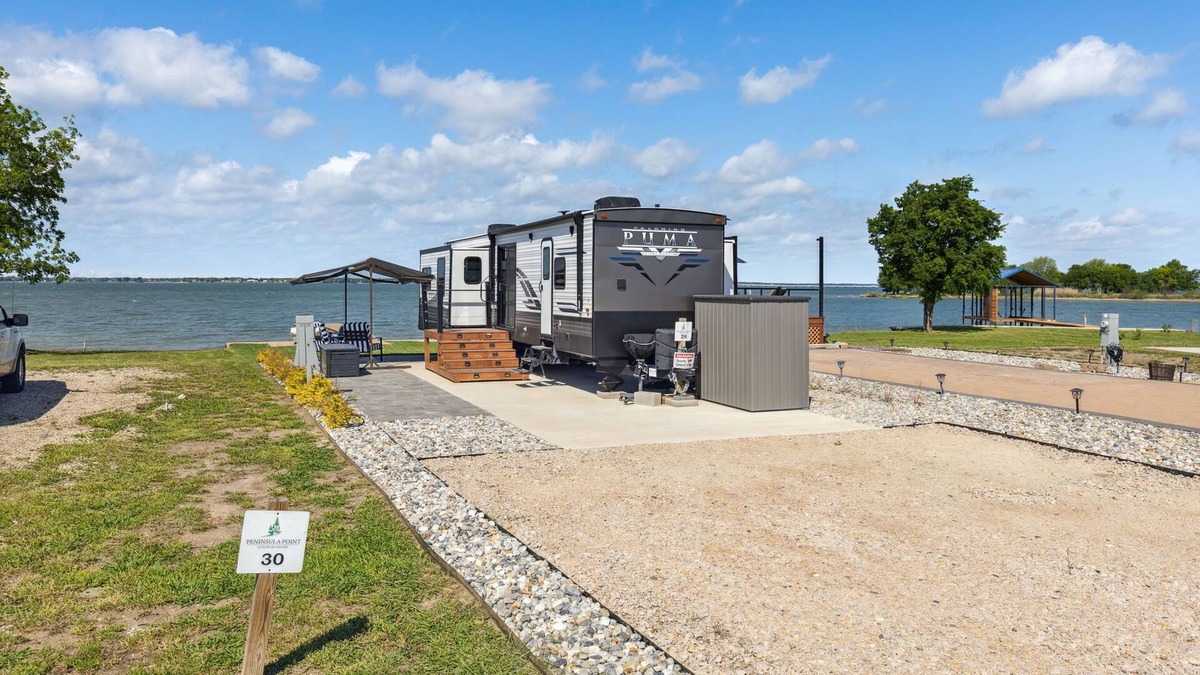 Kerens House | Two Spaces - One Reservation! Many Happy Memories!