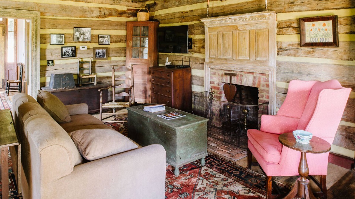 Earlysville Cabin | Two Stone Row: Emily`s Cabin | 1Bed, 1 Bath