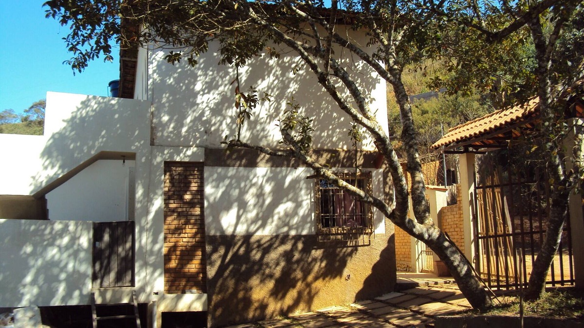 Lima Duarte House | Two storey house for rent in Ibitipoca