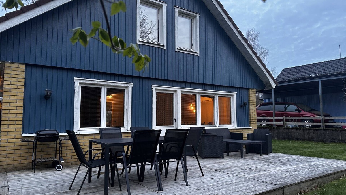 Alvsered House | Two-story house with large garden located near a lake and several beautiful nature reserves