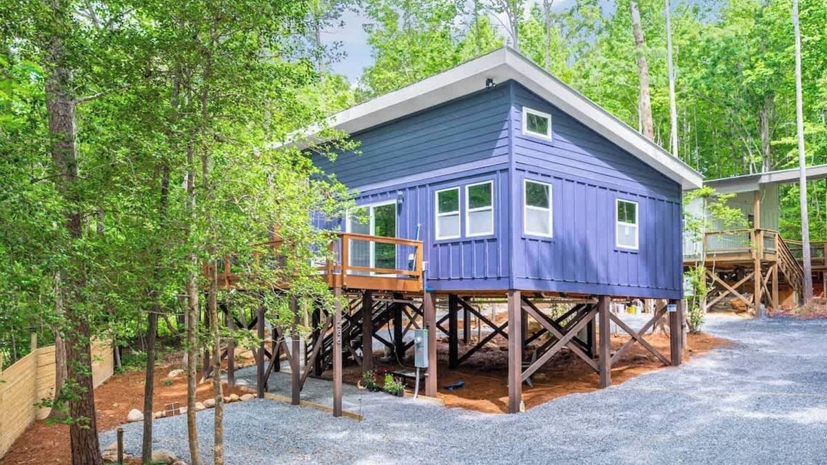 Bynum Cabin | Two Tree Houses - Galaxy & Full Bloom