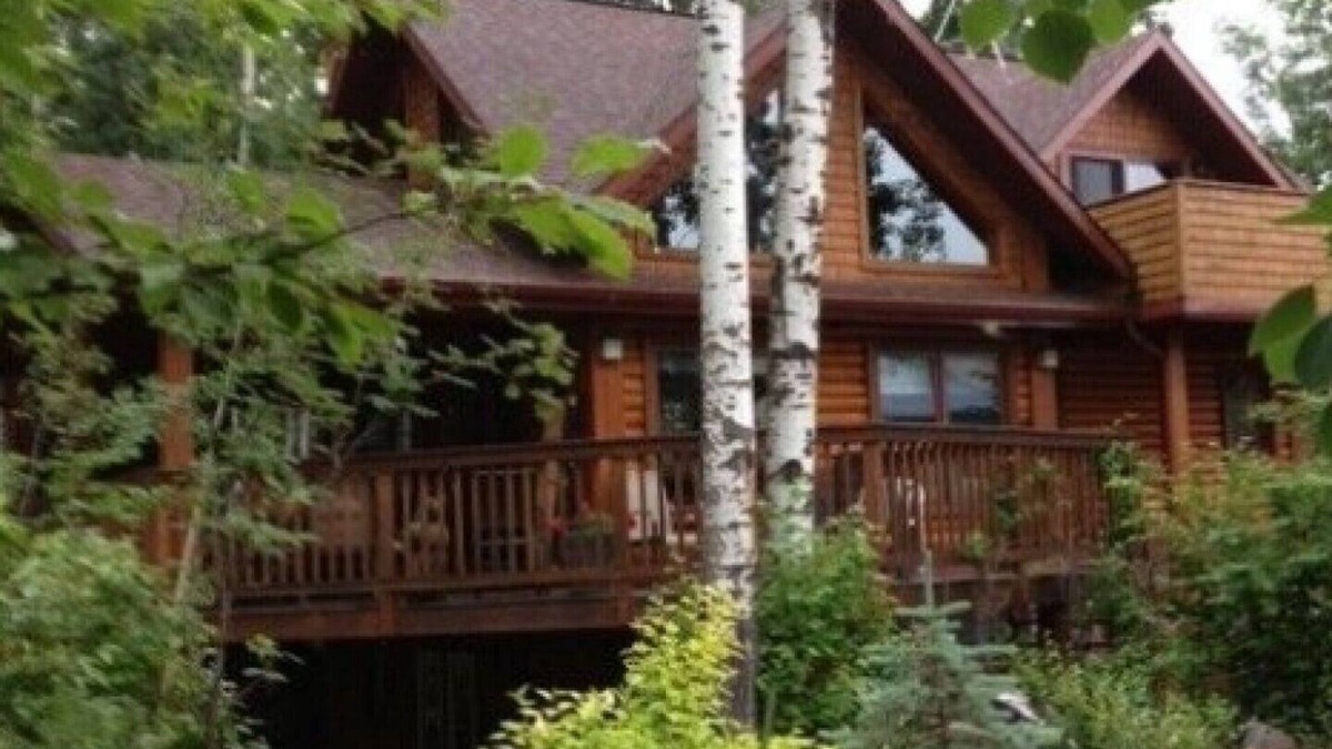 Sunbreaker Cove Cottage | Two week summer booking available. June 22-July 6. Some flexibility.
