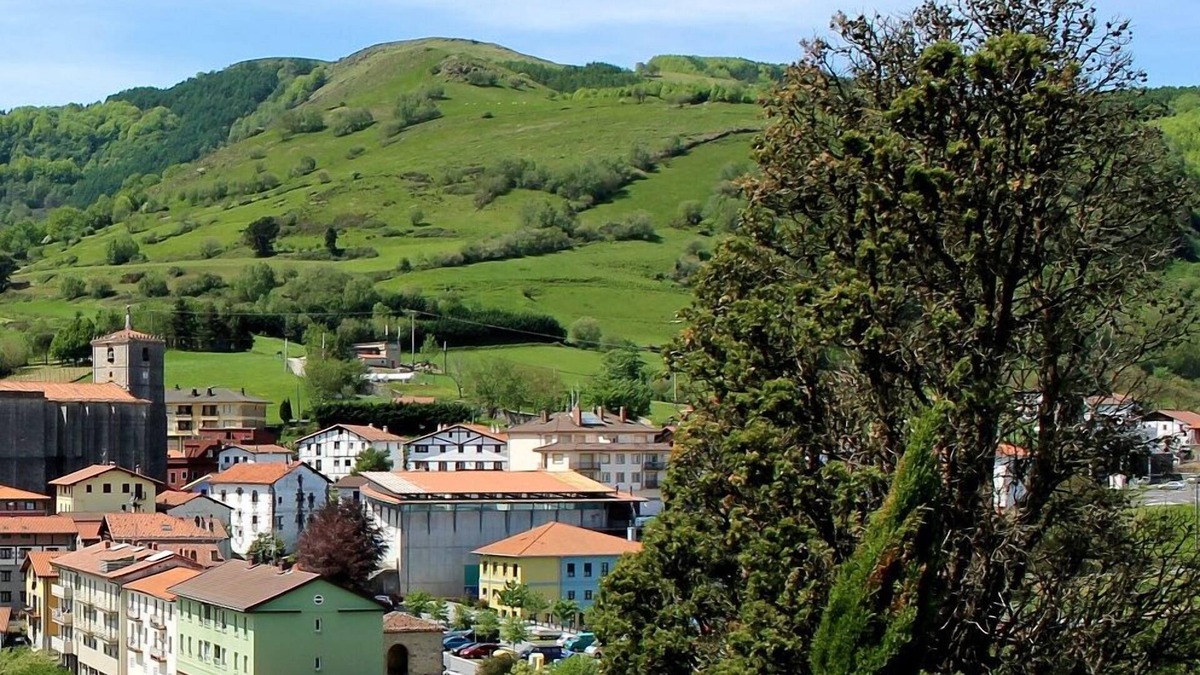 Aia Apartment | Txangilu Etxea in Aia, next to the sea and the mountains. !! live it