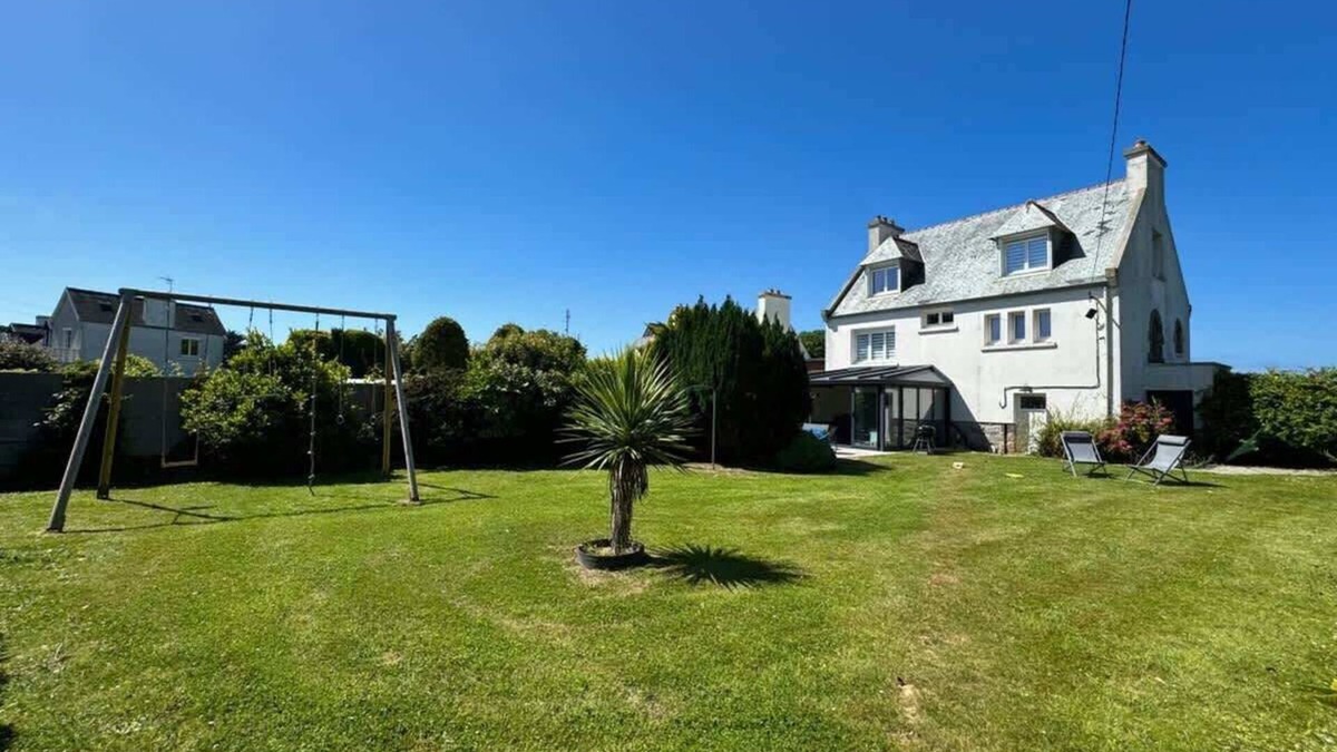 Plougasnou House | Ty Cléo - Family home between town and beaches 8p