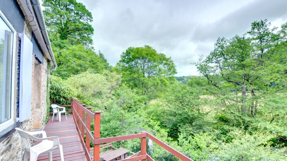 Machynlleth House | Ty Dulas - Two Bedroom House, Sleeps 5