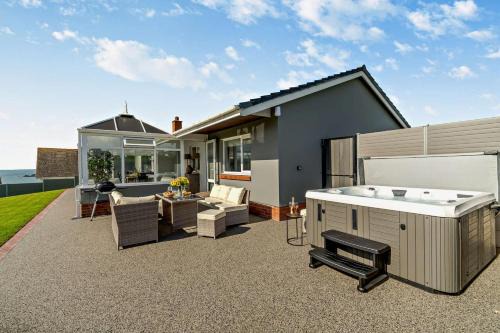 Gwbert House | Ty Eithin