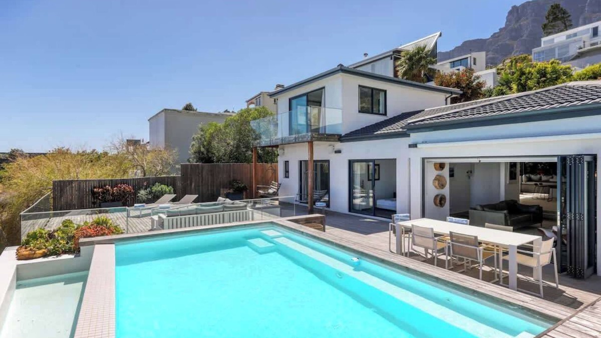 Camps Bay Villa | Ty Gwyn Camps Bay - Luxury Villa with pool & views
