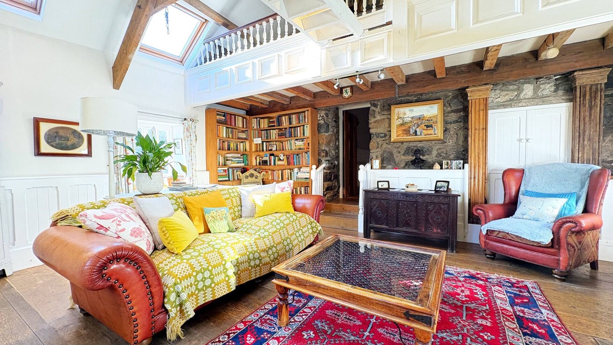 Garndolbenmaen House | Ty Isaf - Two Bedroom House, Sleeps 4