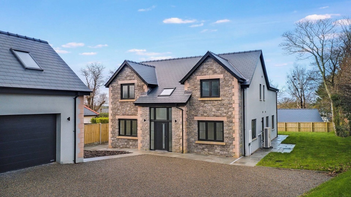 Houghton Cottage | TY LANDSKER, pet friendly, luxury holiday cottage in Neyland