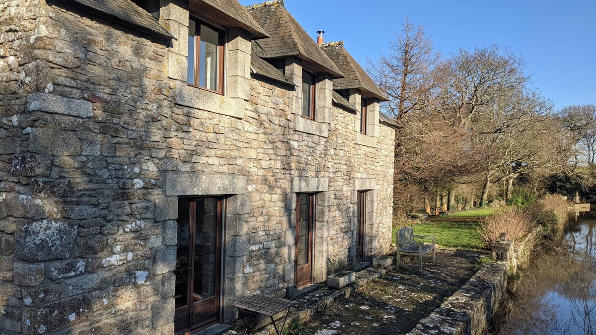 Plourin House | TY MAEN - Authentic 18th century mill near the sea