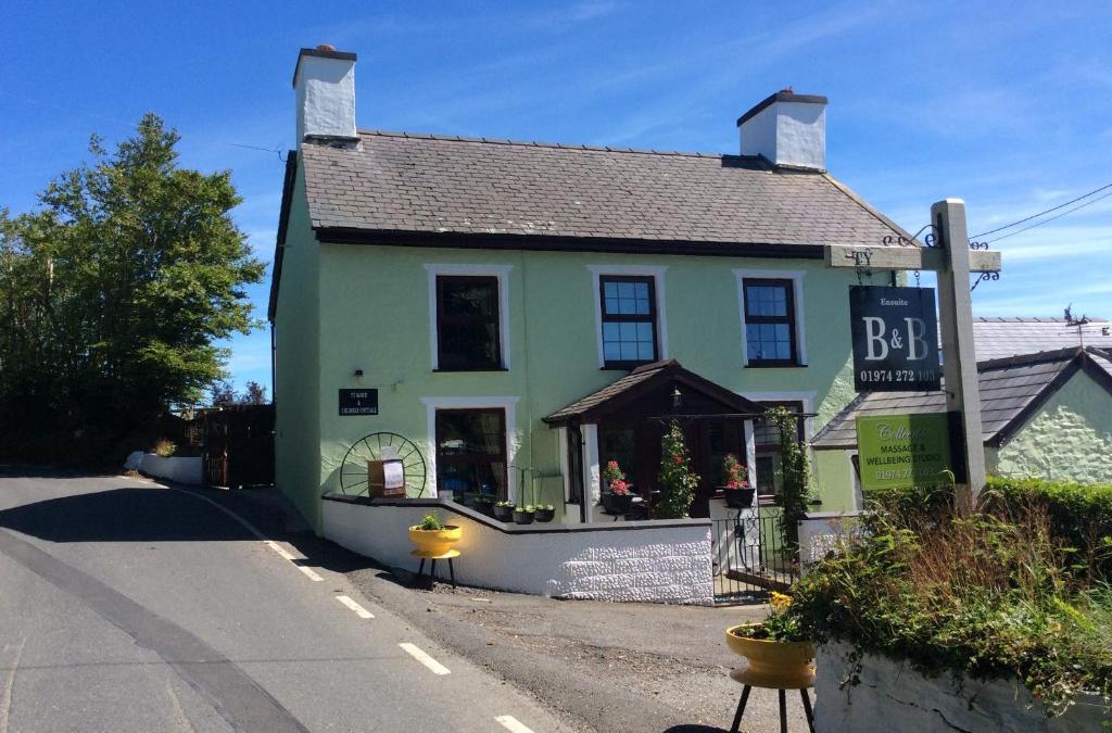 Bethania Bed & Breakfast | Ty Mawr at Bethania B&B Rooms and Crumble Cottage