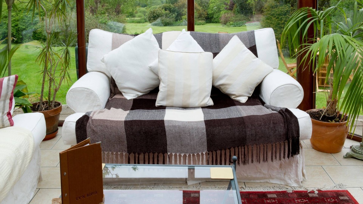 Brynrefail House | Ty'n Rhos Country House