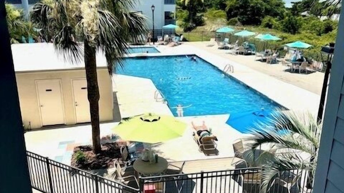 Tybee Island Condo | Tybee Island condo in the Savannah Beach and Racquet Club