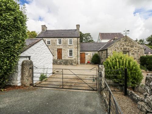 Benllech House | Tyddyn Iolyn