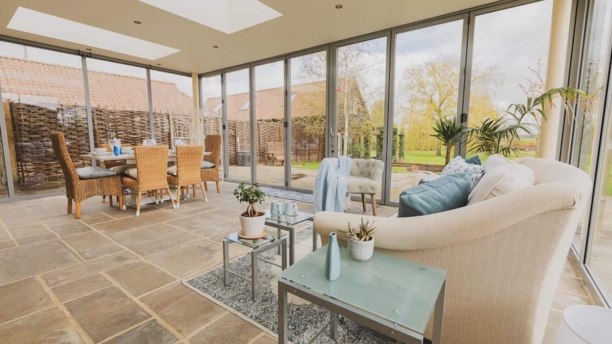 Howlett End House | Tye Barn in Brinkley