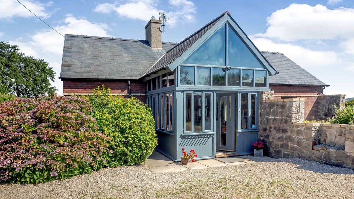 Garn Fadryn Cottage | TYN MORFA, pet friendly, country holiday cottage in Aberdaron