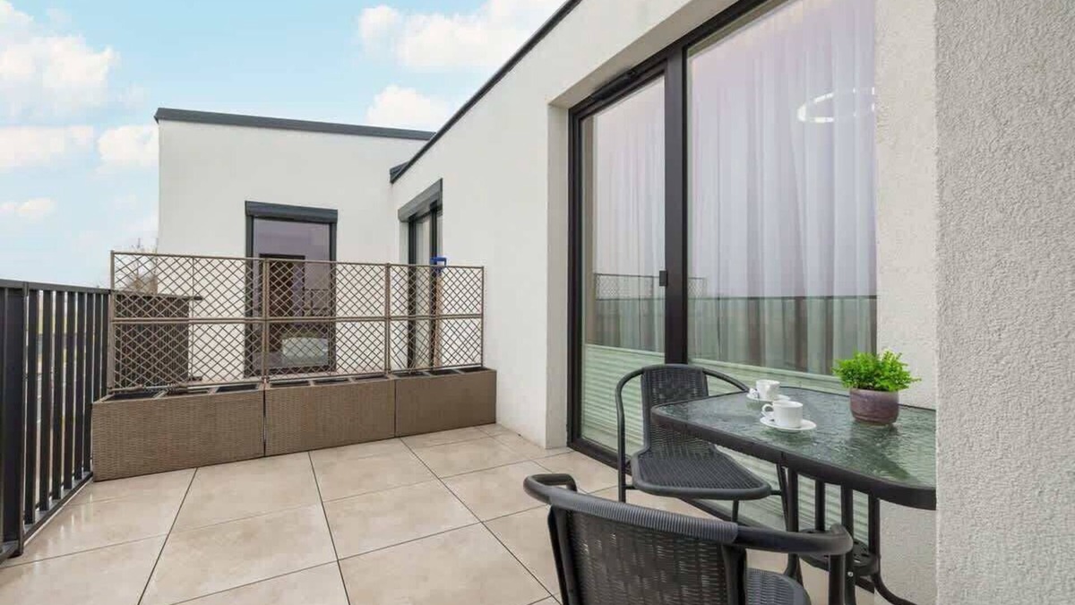 Debniki Apartment | Tyniecka 118K | Prestigious Apartment | Parking