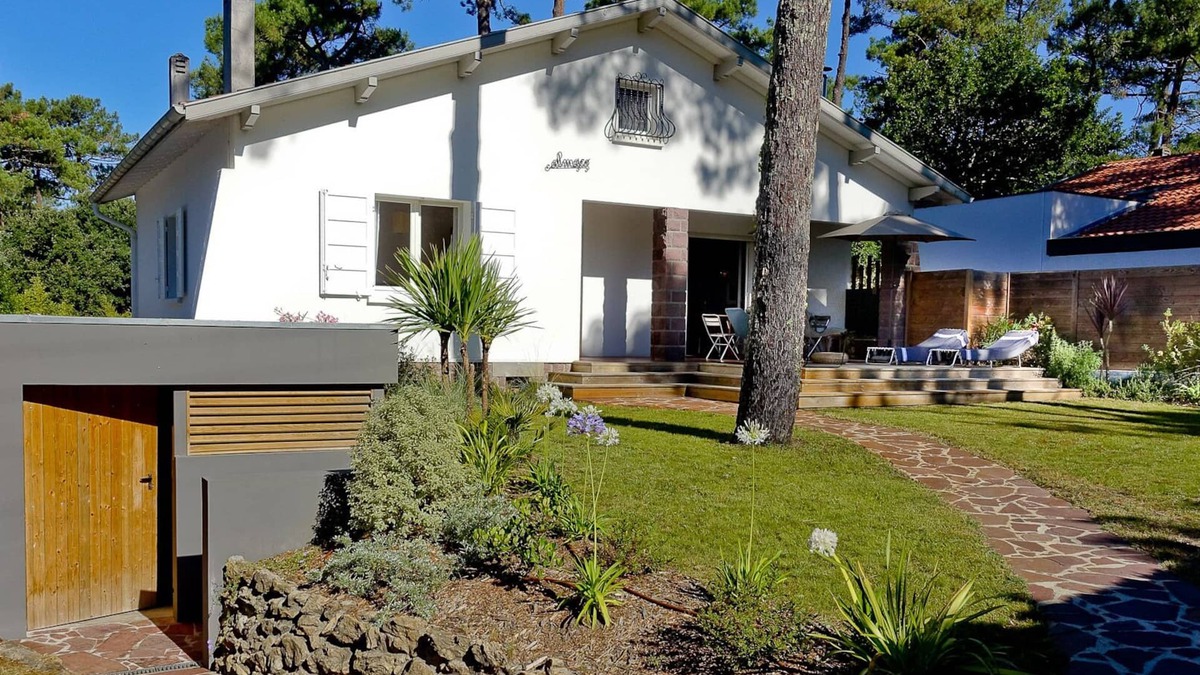 Les Estagnots Villa | Typical and charming-quiet Halfway between the ocean & Hossegor Lake Promo july