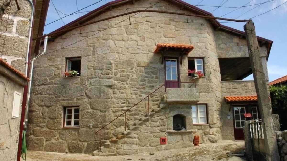 Bouro Cottage | Typical Country House