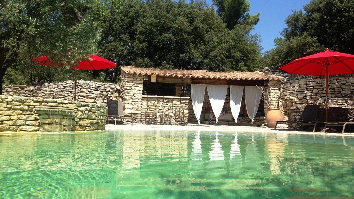 Gordes House | Typical farmhouse of the XVII in small hamlet in Gordes