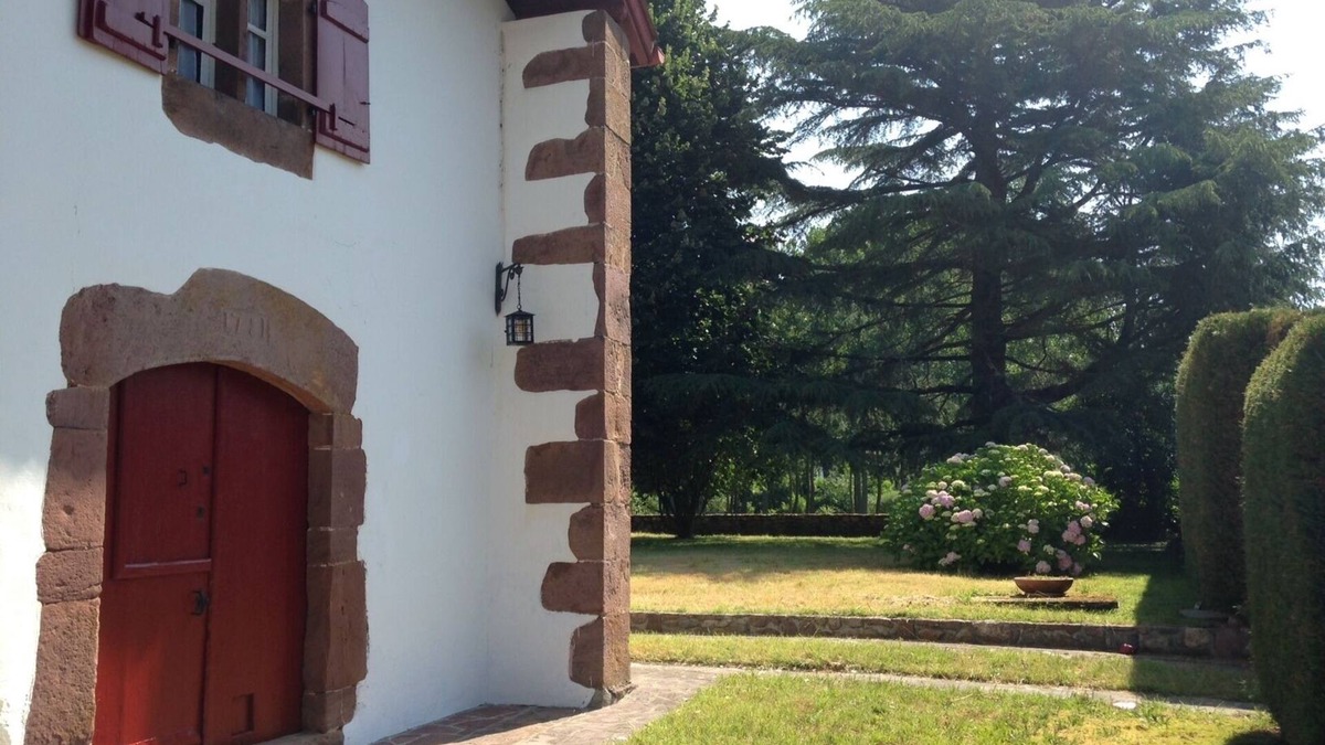 Saint-Martin-d'Arrossa House | Typical 1781 Basque house