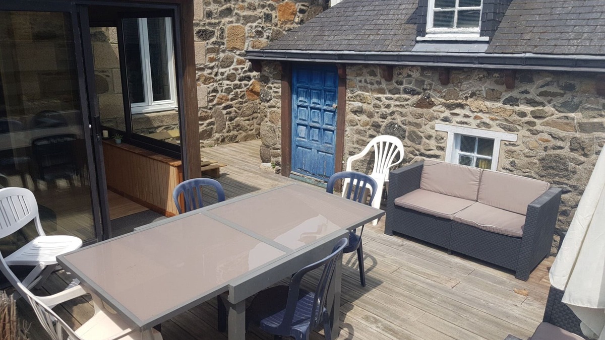 Saint-Quay-Portrieux House | Typical house for 6 people, quiet location 1km from the beach