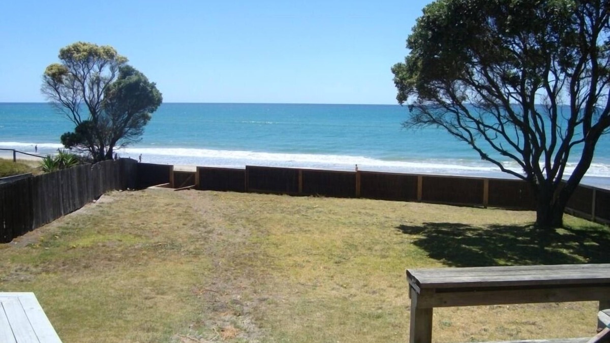 Papamoa Beach House | Typical Kiwi Bach Right on Beach