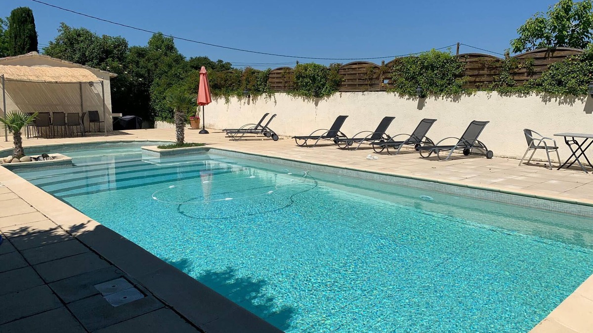 Villelaure Other | Typical Provencal farmhouse