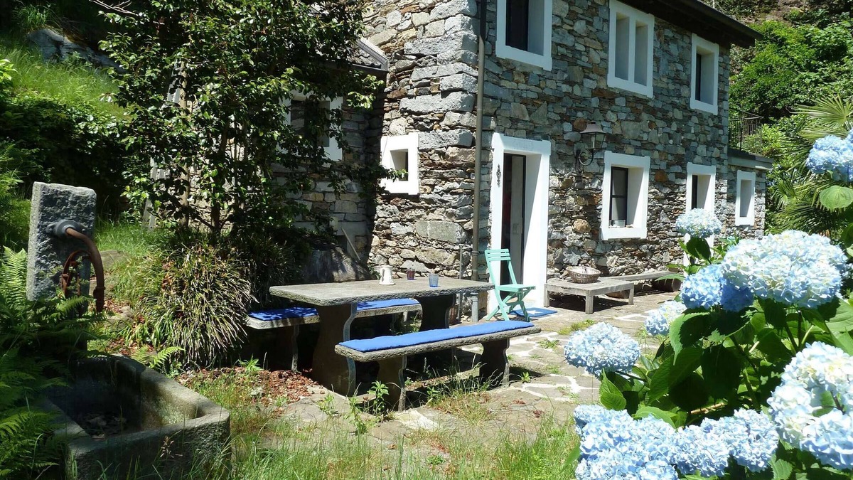 Brissago House | Typical rustico on the edge of the village idyllically bordering the forest