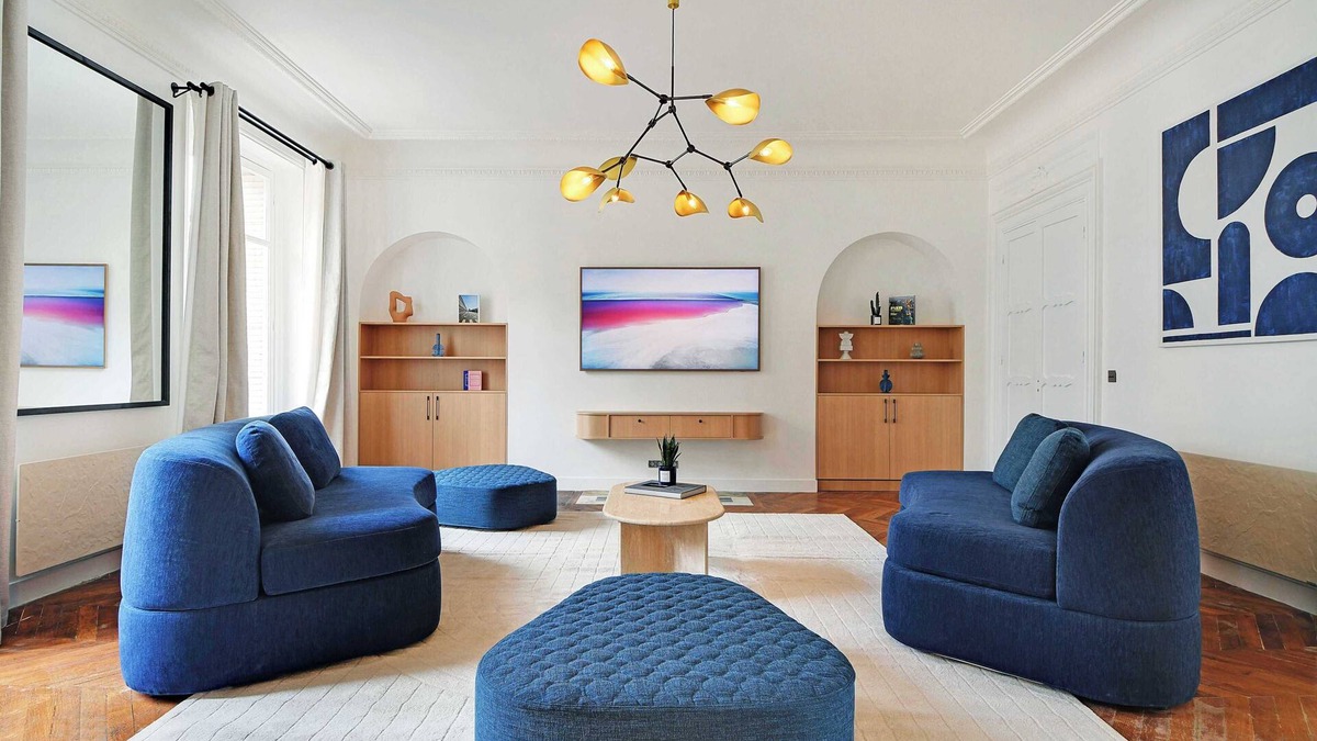 Quartier de la Place-Vendome Apartment | Typically Parisian 4-Bedroom Apartment near the Louvre