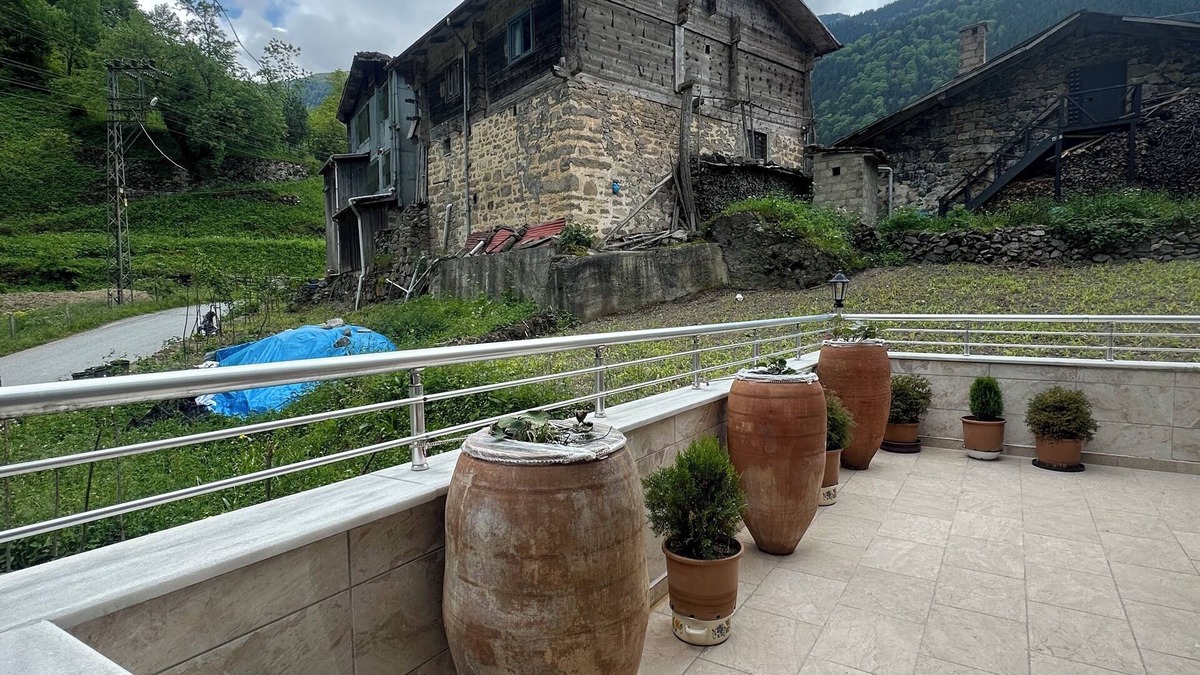 Caykara House | Uçan Pansiyon
