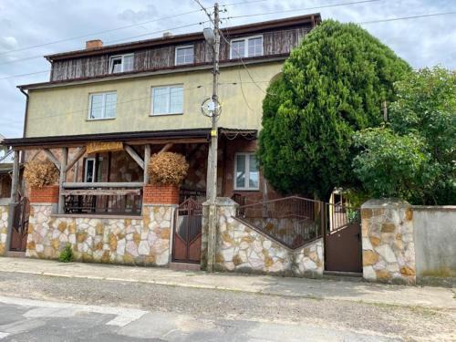 Dobrzelin Hostel | "U Jędrusia"
