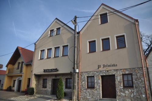 Hlohovec House | U Ječmínka