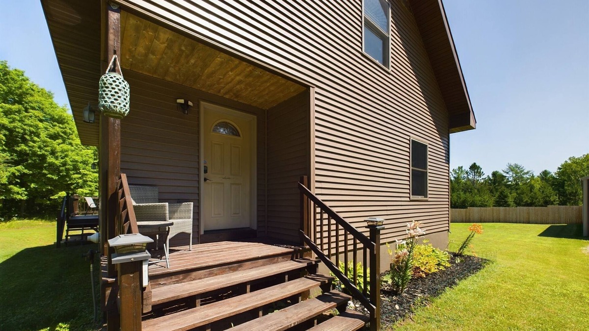 Munising House | U.P. Getaway Pictured Rocks, Hiking, Golf, Wildlife