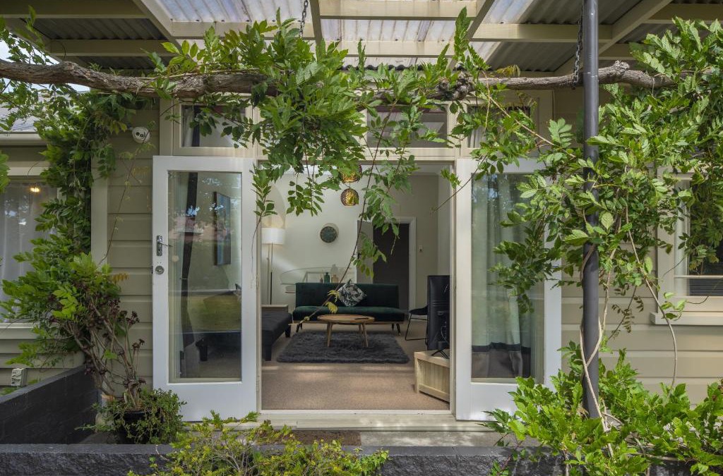 Solway Hotel | U Studios Masterton