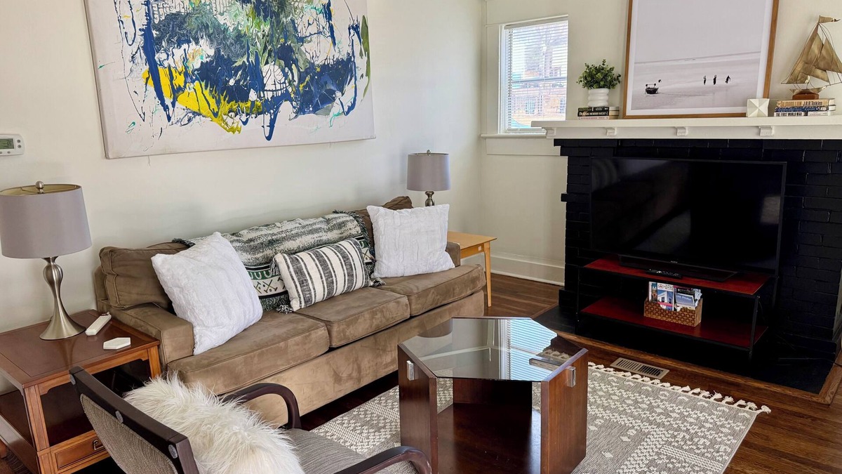 Five Points South Apartment | UAB 2bd2bth 5 mins walk to EAT & SHOP