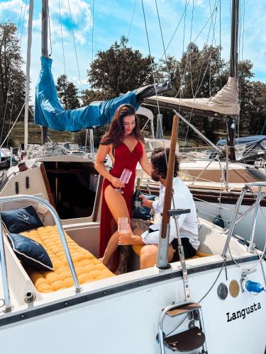 Nebrich Boat Rental | Ubytování na plachetnici