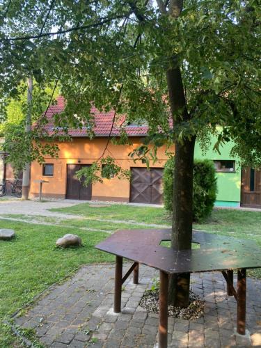Brezi Apartment | Ubytování nad sklípkem