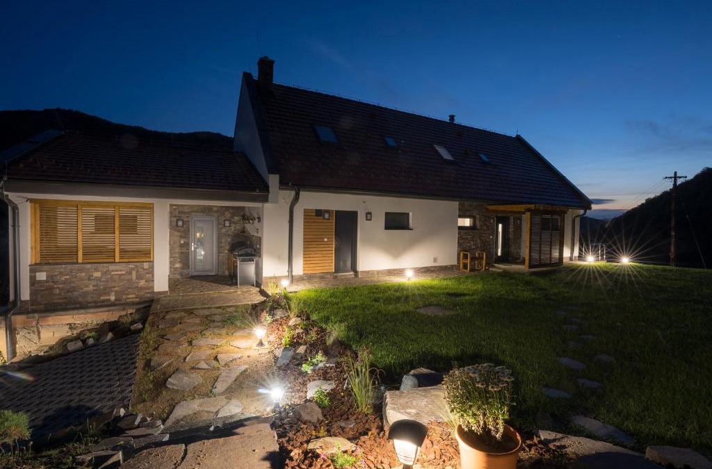 Hodrusa Hamre Apartment | Ubytovanie pod gaštanom