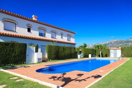Miami Platja House | UHC Magraners Family Complex