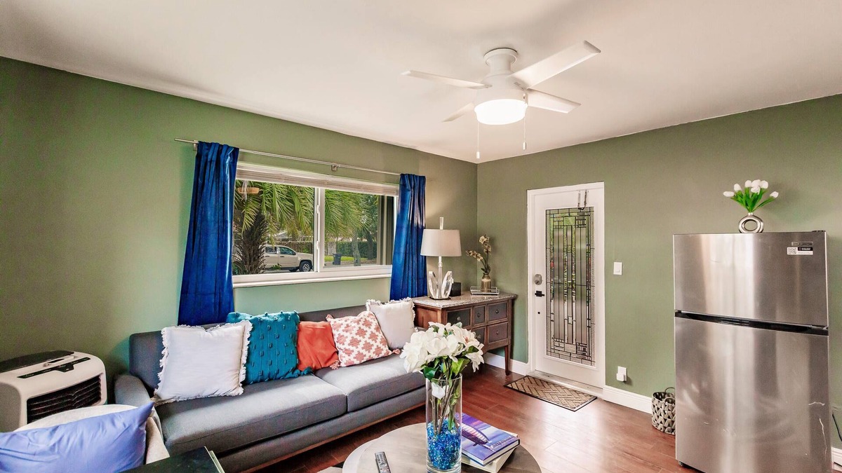 Downtown Hollywood Apartment | Uhost AI | 1BR Retreat | Patio & Kitchenette Stay