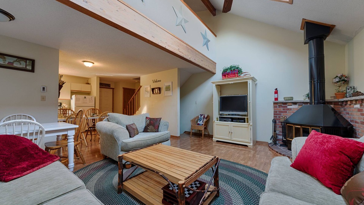 Village at Camelback House | Ultimate 4 Season Family Getaway on Camelback Mntn - Sleep options for 14 - WiFi