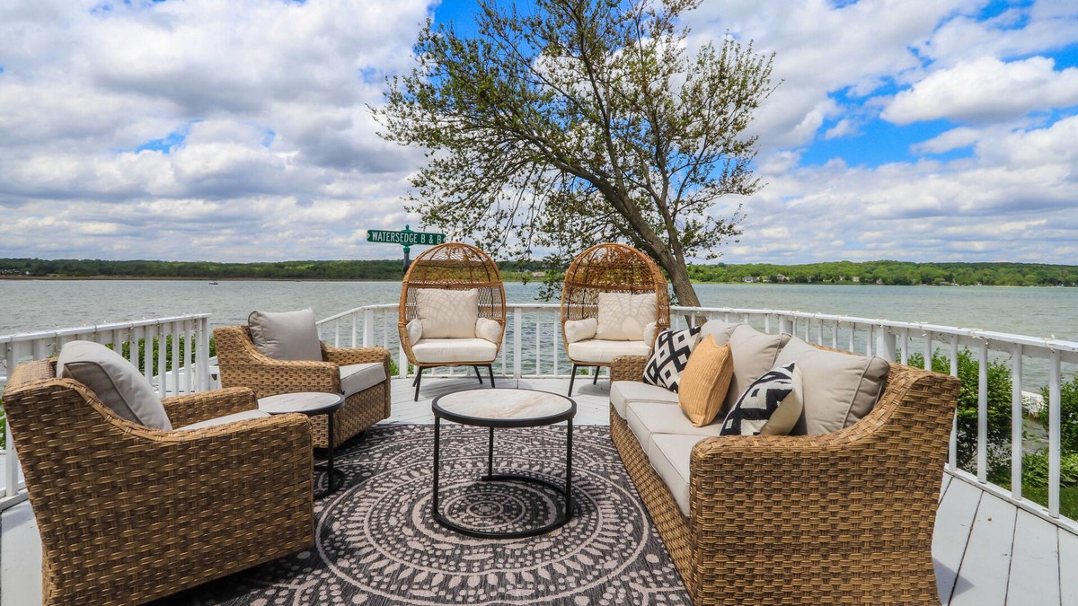 Lake Geneva House | Ultimate Beach House, 2 Private Beaches, Cabana, Private Pier, Sleeps 17!