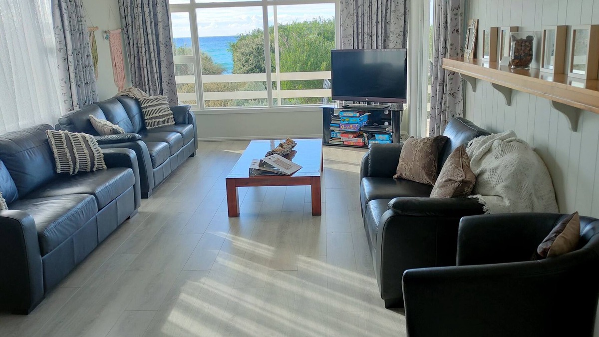 Turners Beach House | Ultimate beachfront beach house